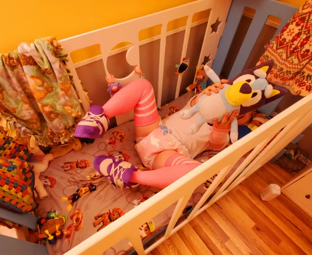 Happy long playday weekend! Mommy says it's time to go on an adventure but I'm a lazy baby 😊 Wanna come too? Bluey says there will be lotsa fun games!! 💙