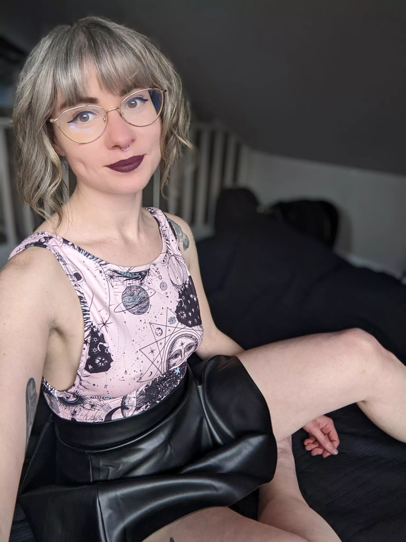 Happy monday! [F]elt cute, might cast a spell on you later~