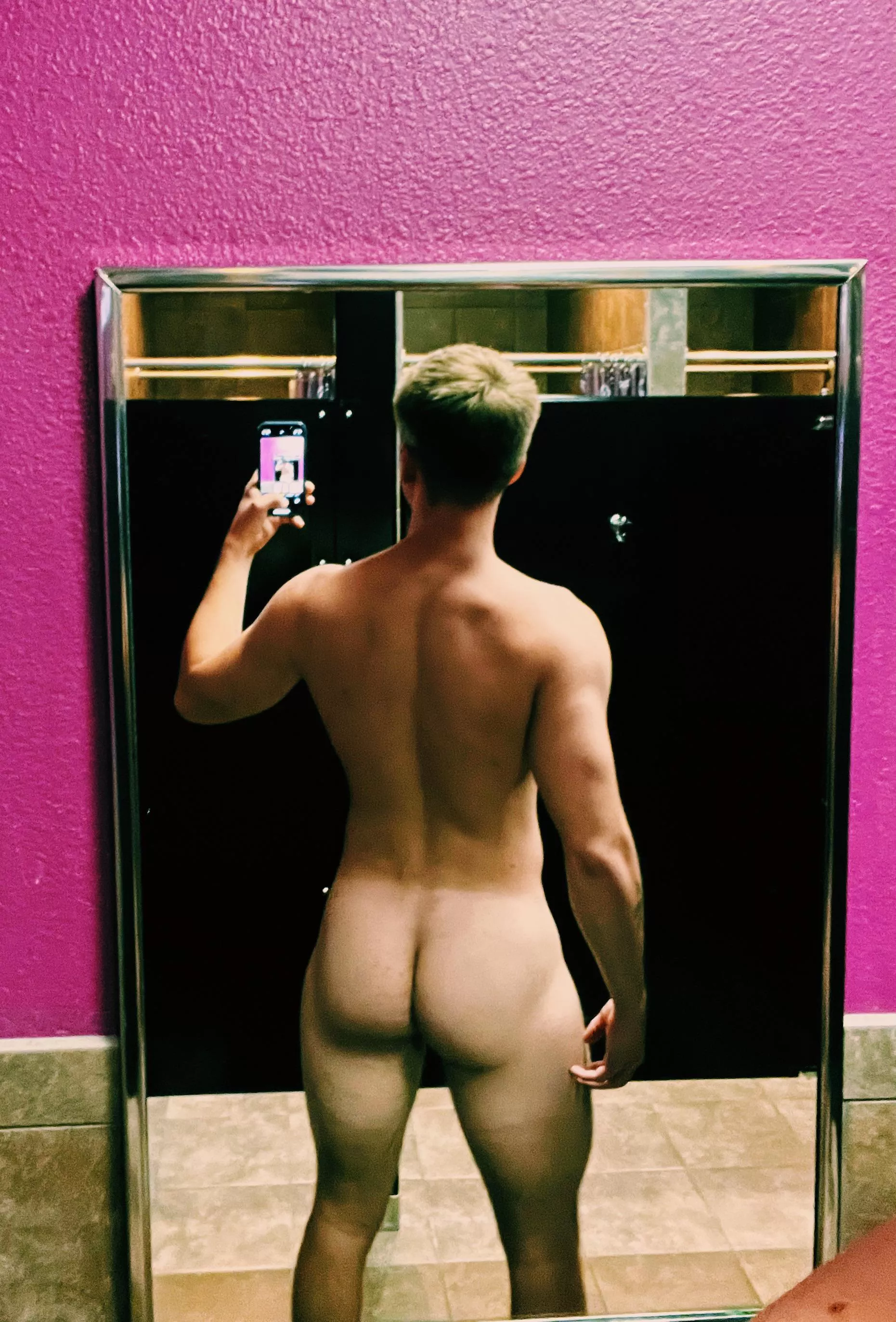 Happy Monday, here’s my butt to start your week off right!