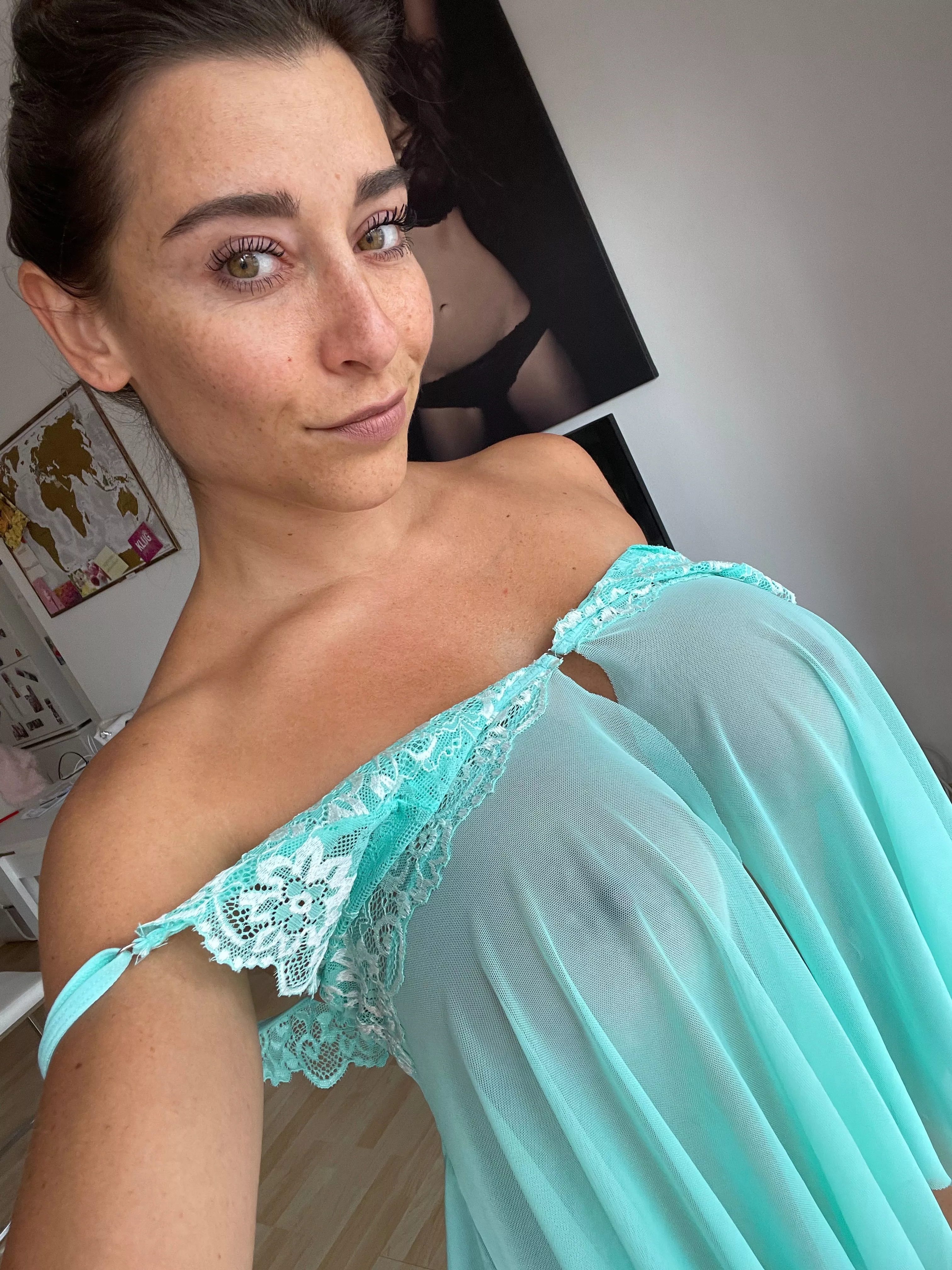 happy to see the freckles love. soooo, enjoy my rack 😄