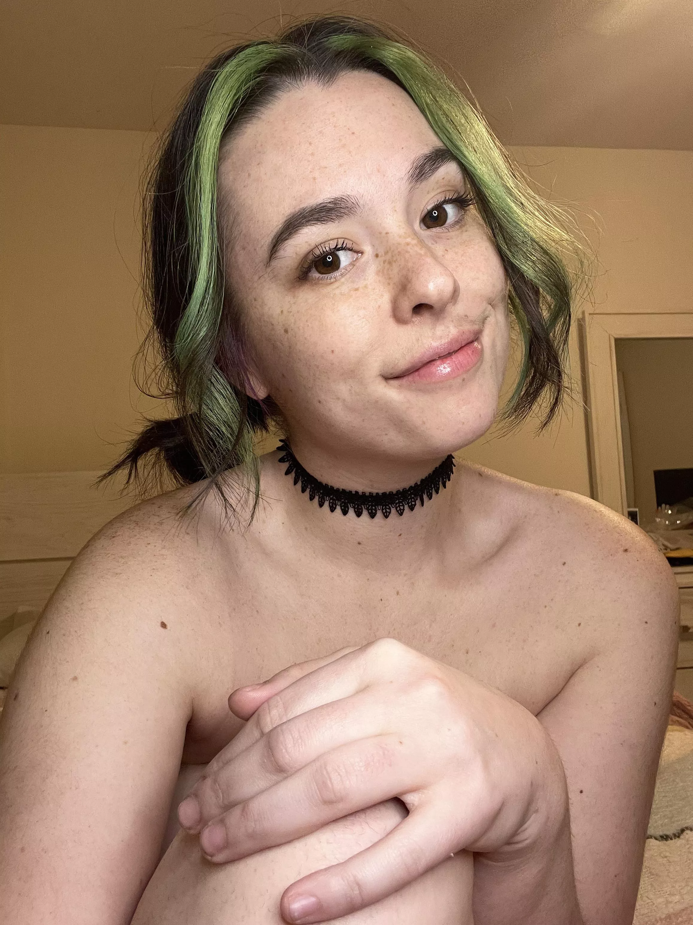 Happy topless Tuesday 😘 what’re you up to tonight?