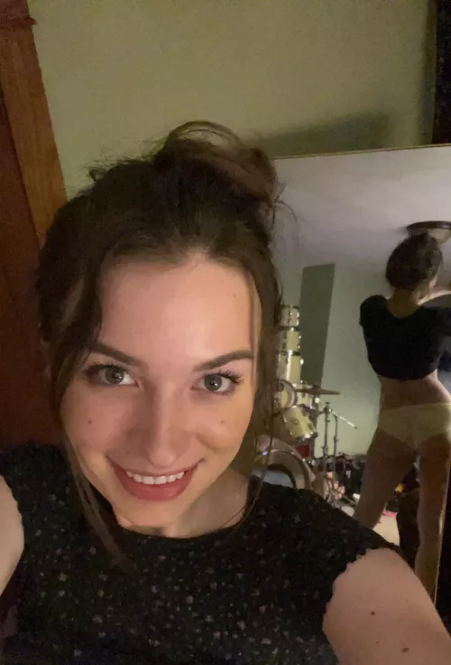 Happy tushy Tuesday ⭐️ [f]