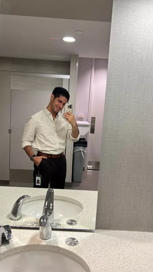 Happy Wednesday! So excited it’s almost 5 here and the work day is just about over ☺️