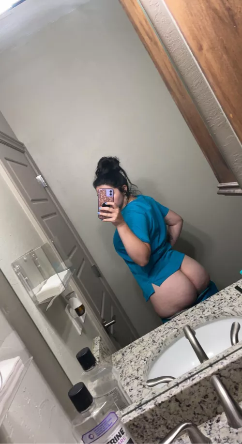 Hard to be focused at work when I am this horny 🥵