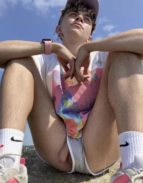 Hate it when my dick falls out of my shorts 🙄