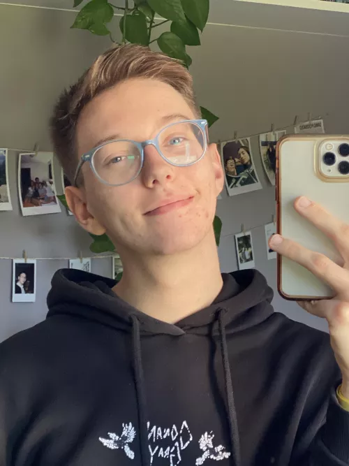 Have a good day bros 🤙🏻