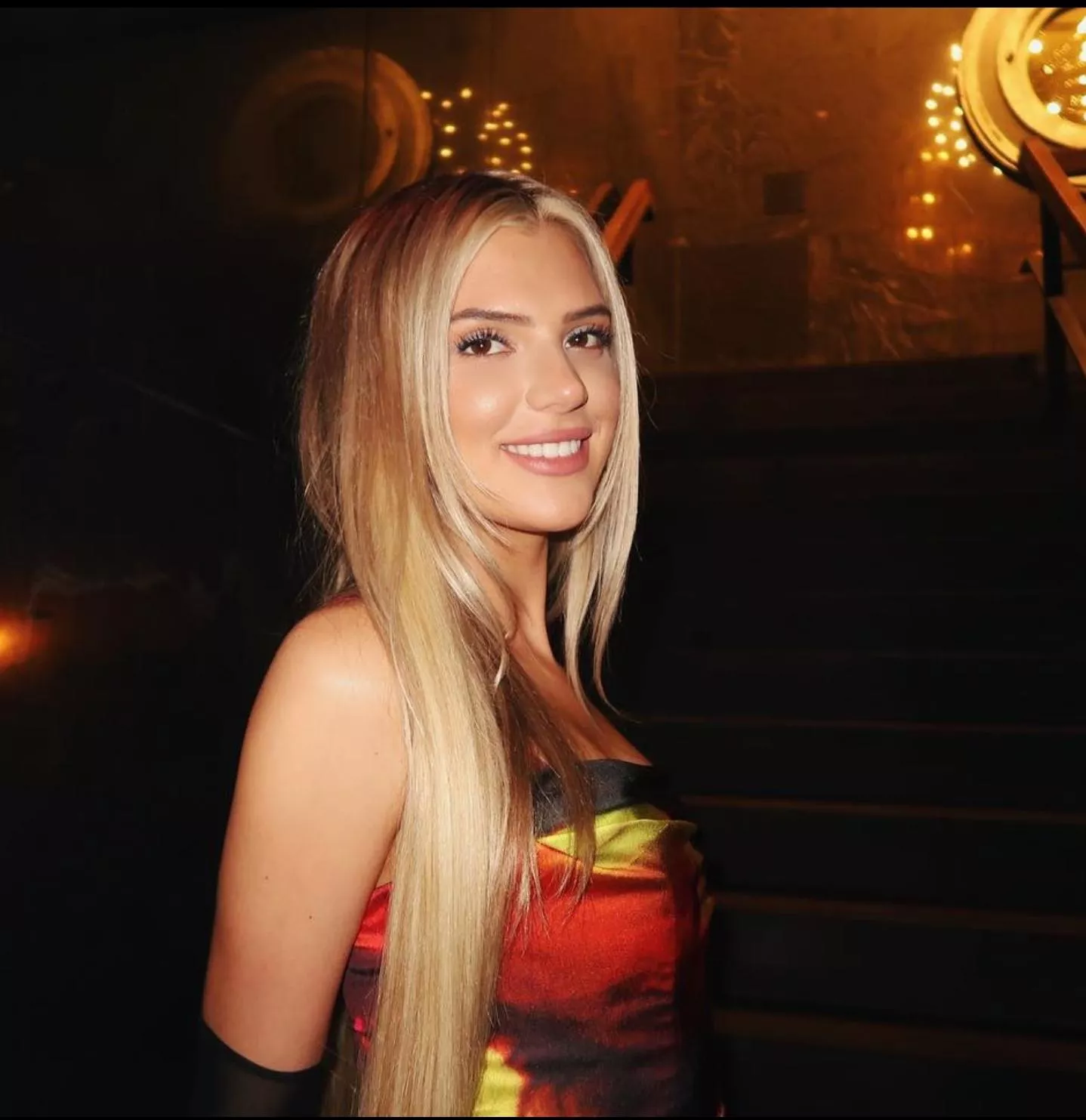 Haven't busted to Alissa Violet's pretty face in a while. Help a bud change that :)