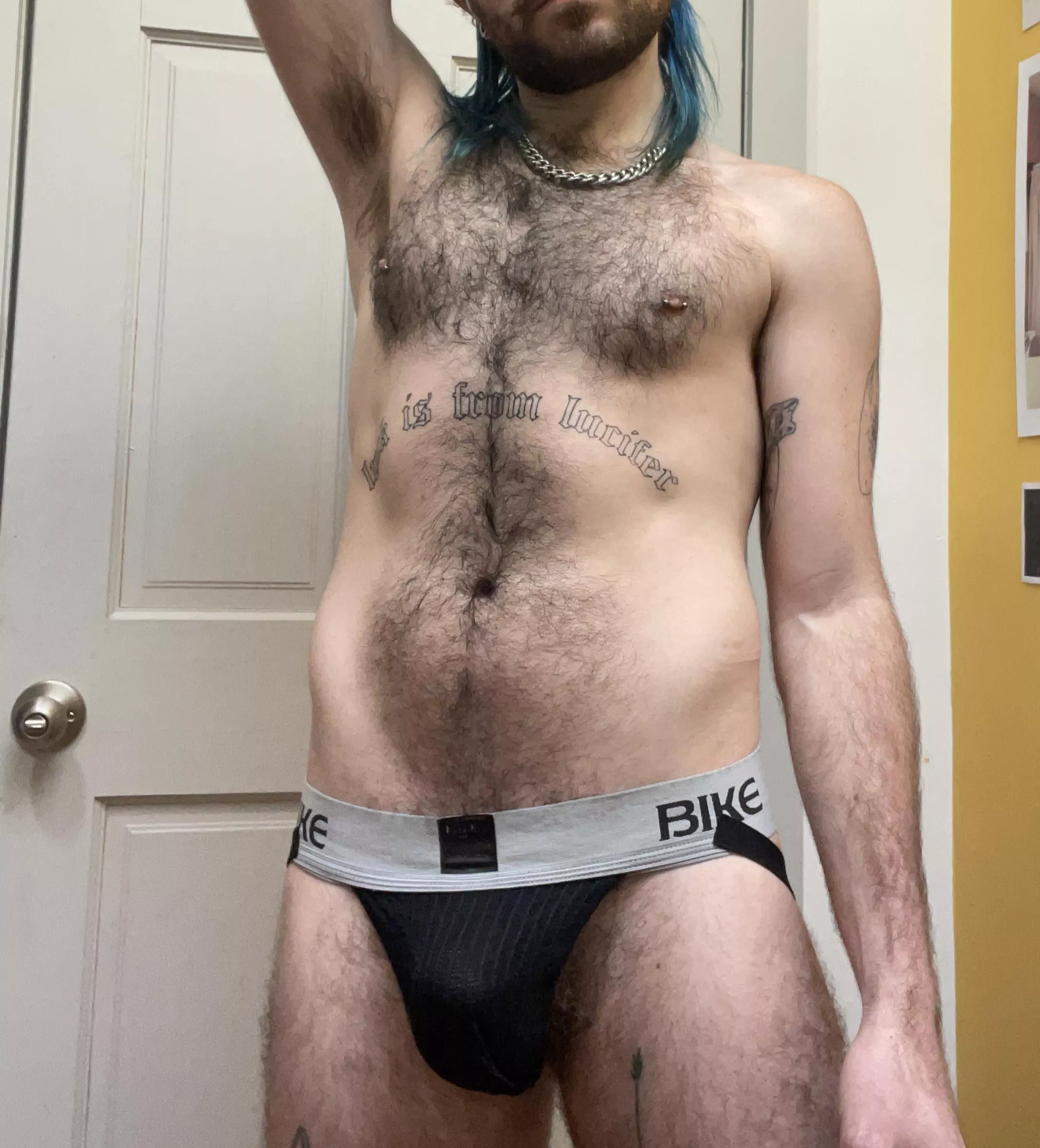 Haven’t showered in days 🤤