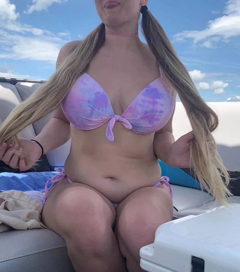 Having a [F]antastic day on the lake, just me and 3 guys