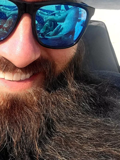 Having fun at the beach!!!! Cum join me if u catch me!