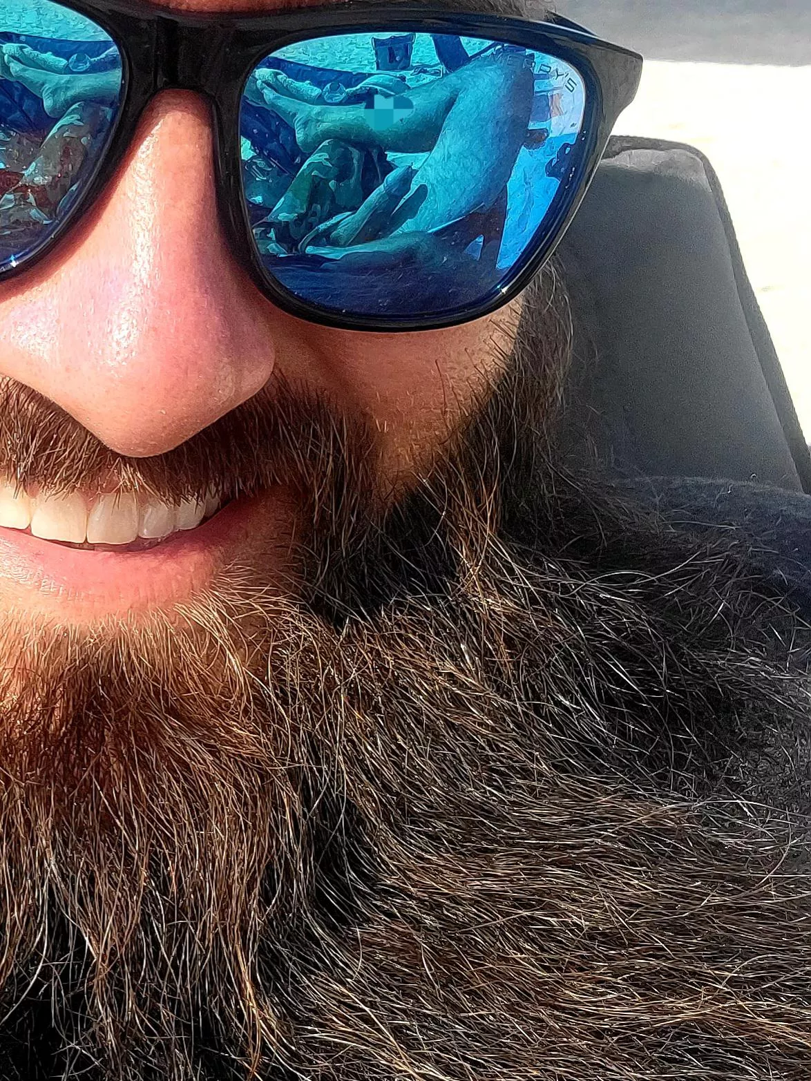 Having fun at the beach!!!! Cum join me if u catch me!