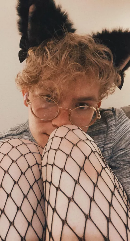 Having some fun with these ears🥰