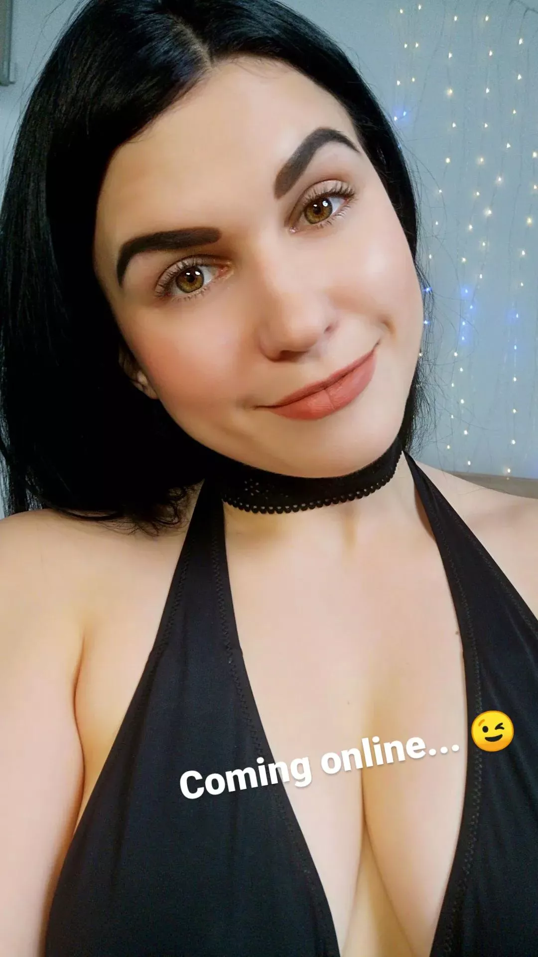 Hello babes, welcome to the Friday stream: https://m.chaturbate.com/tiny_hat/
