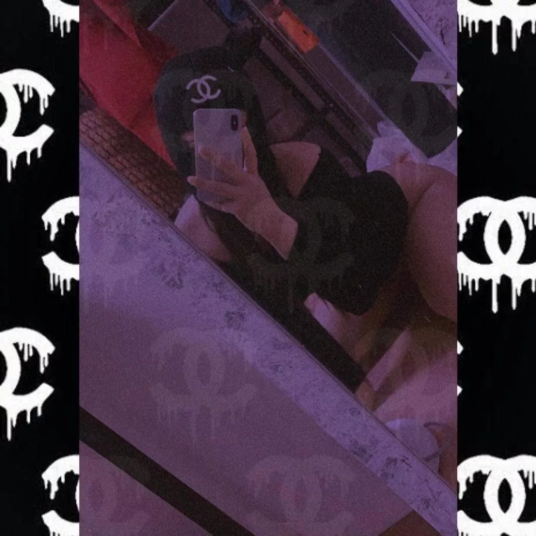 HELLO FROM ALL THE WAY TO JAPAN🇯🇵new here new to onlyfans i want yall to see if im doing ok for the business💙i posted something hottie come see meeee🔥🔥🔥