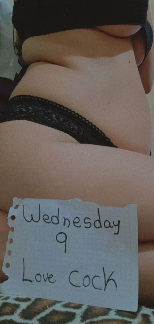 Hello love I am 20 years old I am alone in my pregnancy I want a daddy to accompany me ❤️💦🔥My snap : ale_s223 My kik: aleS203