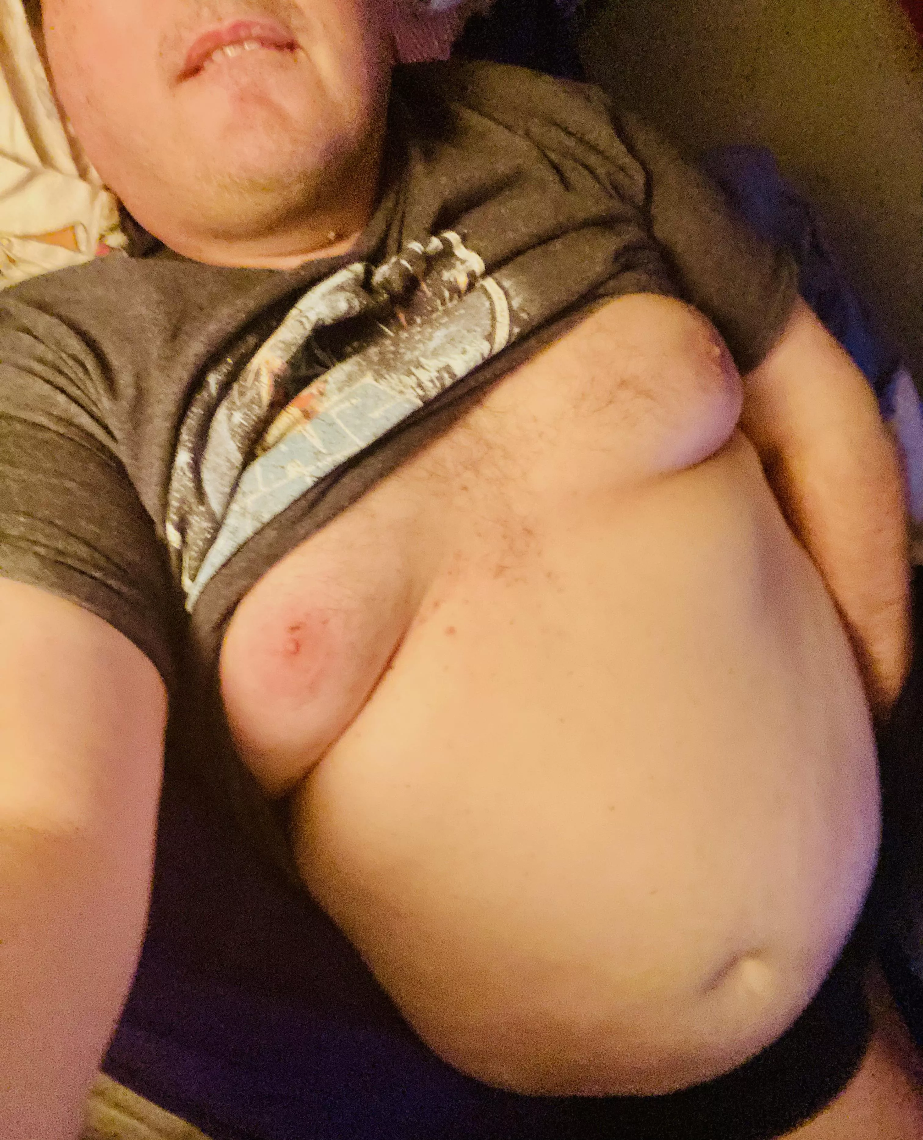 Hello. My name is Tennyson. I’m always happy to make new friends.🙂