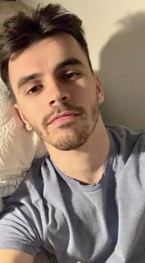 Hellooo from italy! ✌🏼🇮🇹 What’s up? Boring here feel free to dm