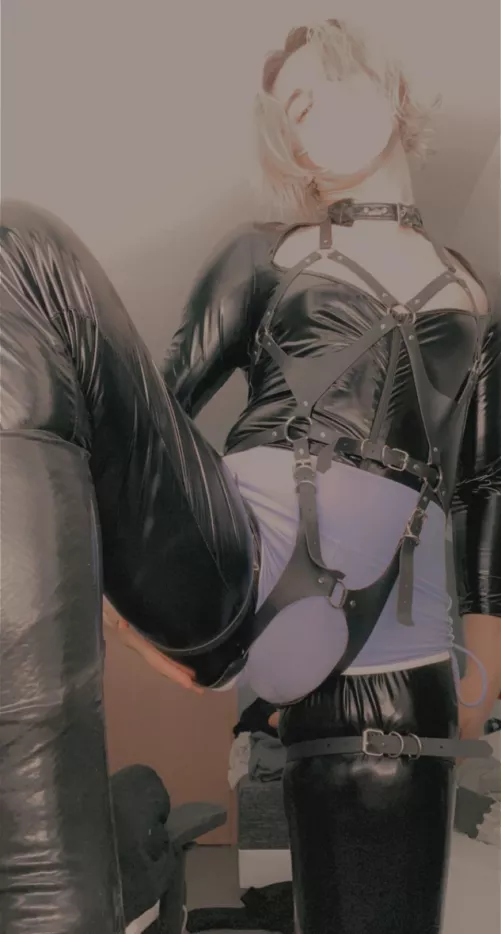 helluu [t]here 💜🖤