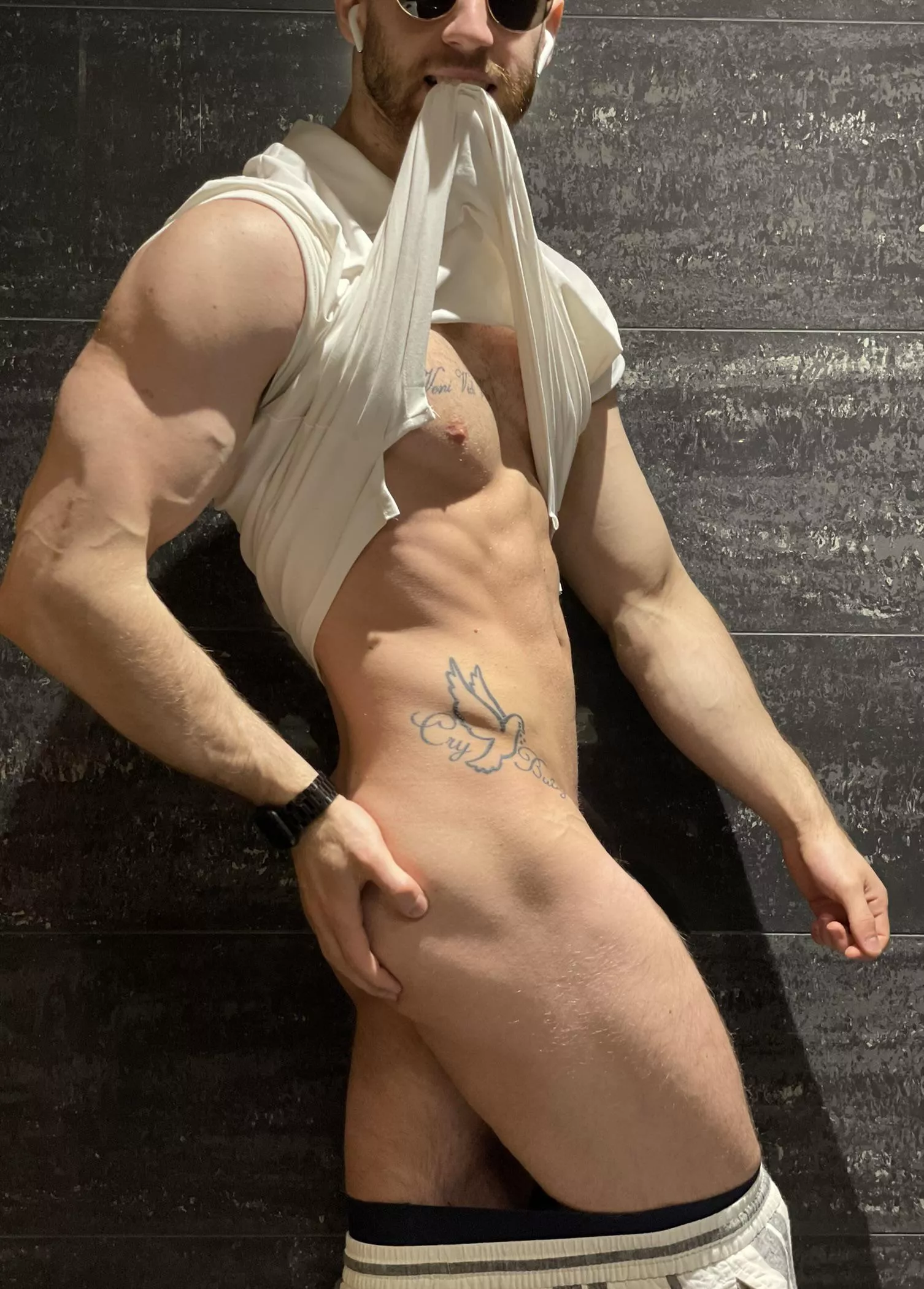 Here to show the beard 😅