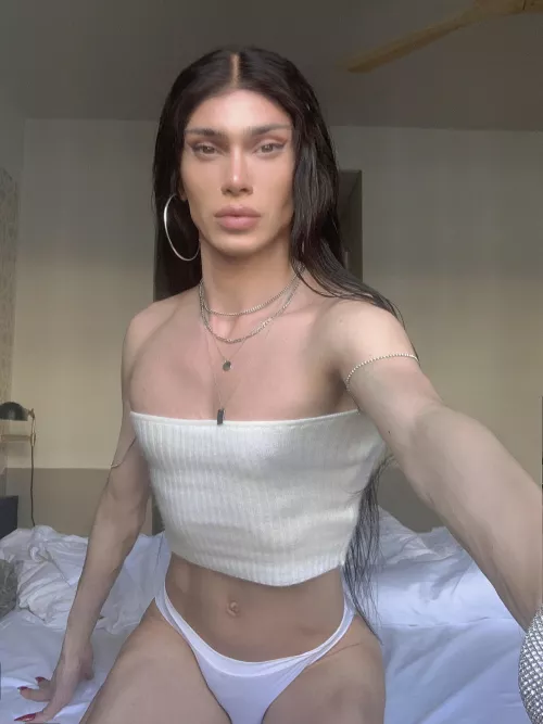 Hey boys do you like my curves?