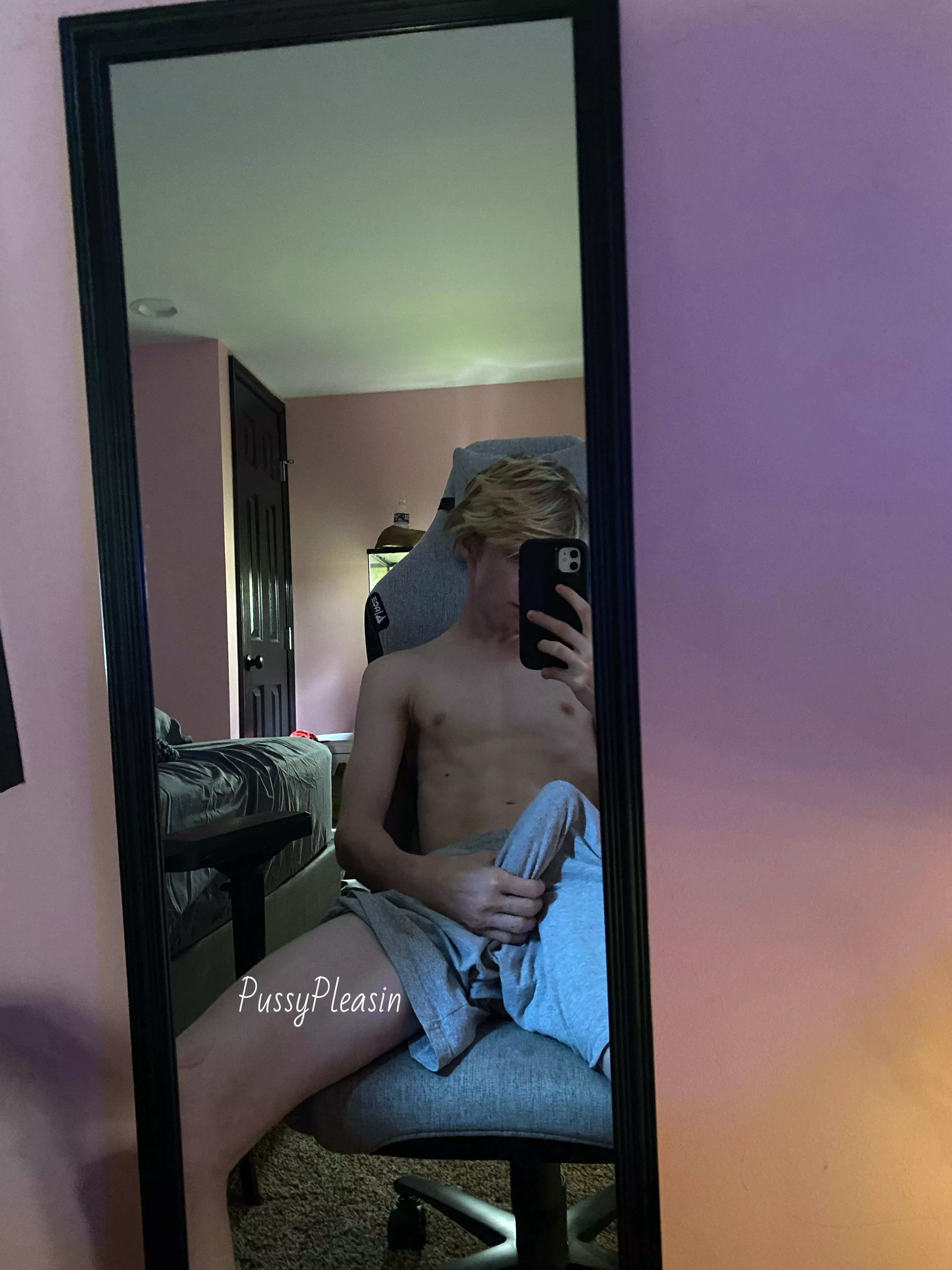 Hey could someone gimme a hand with this thing 😳 ?