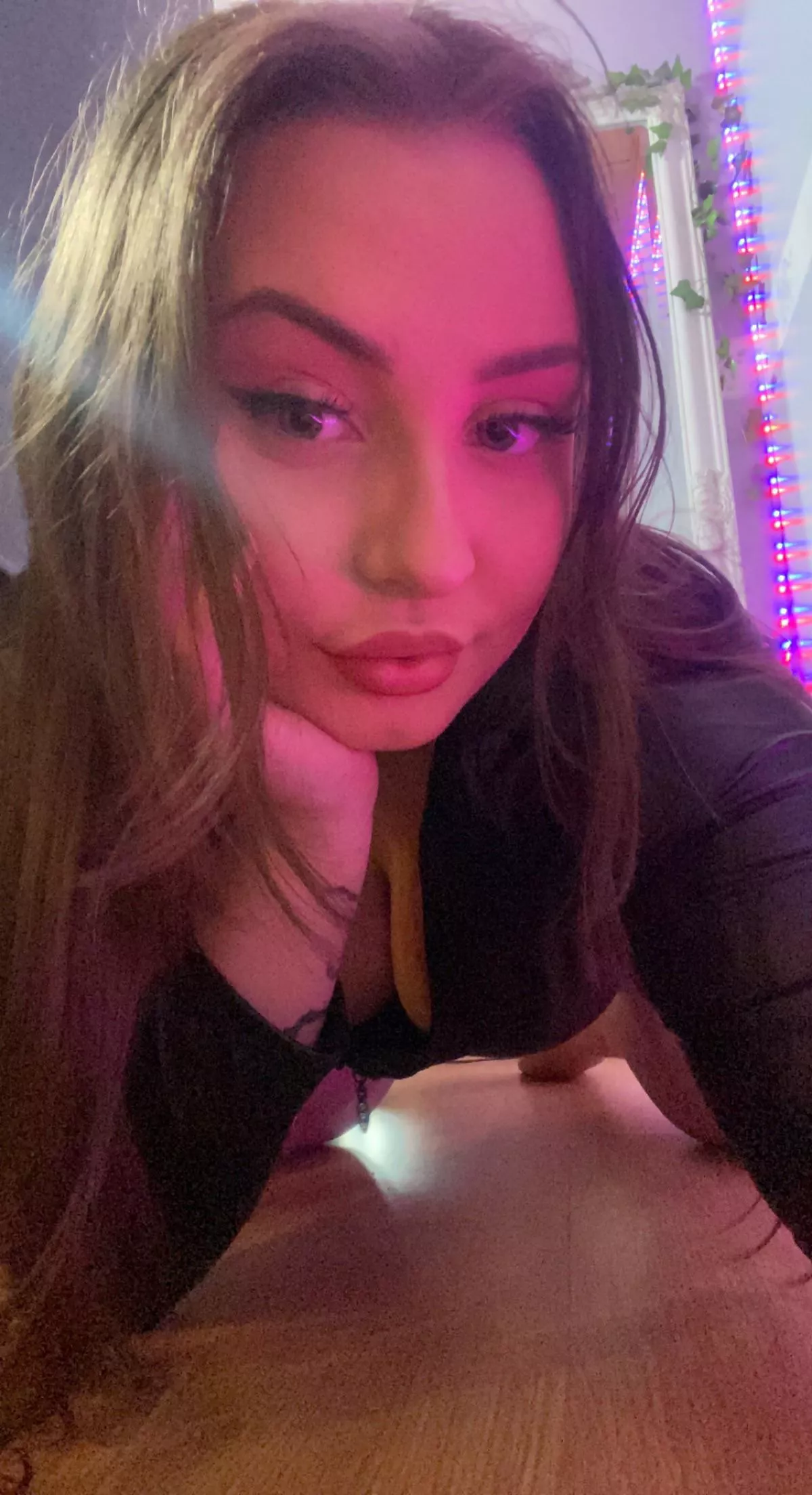 Hey cutie, wanna see more of me? Check in comments for suprise😉💕