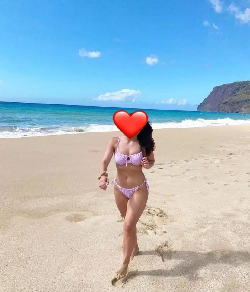 Hey everyone 50upvotes I’ll reveal face! Follow me because if we reach the goal I’ll be posting on my page !