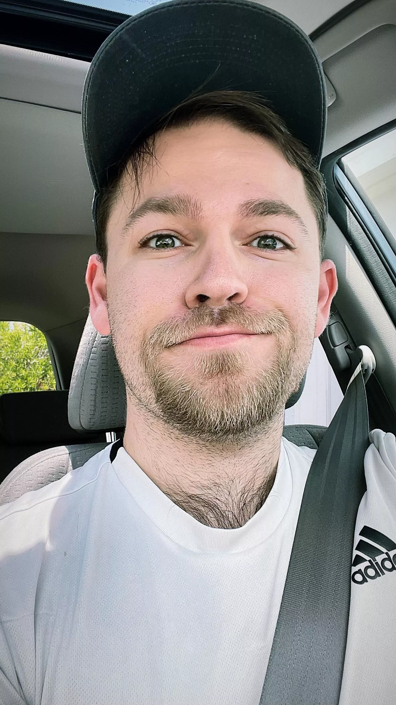 Hey gaybros! Hope you are having an awesome Friday.