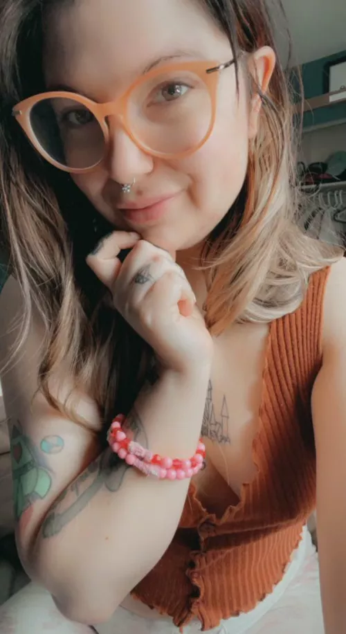 Hey I’m Francesca 😍 I’m available for sexting, customs and lives all day 😘 Cum play with me ❤️ link in the comments 😜