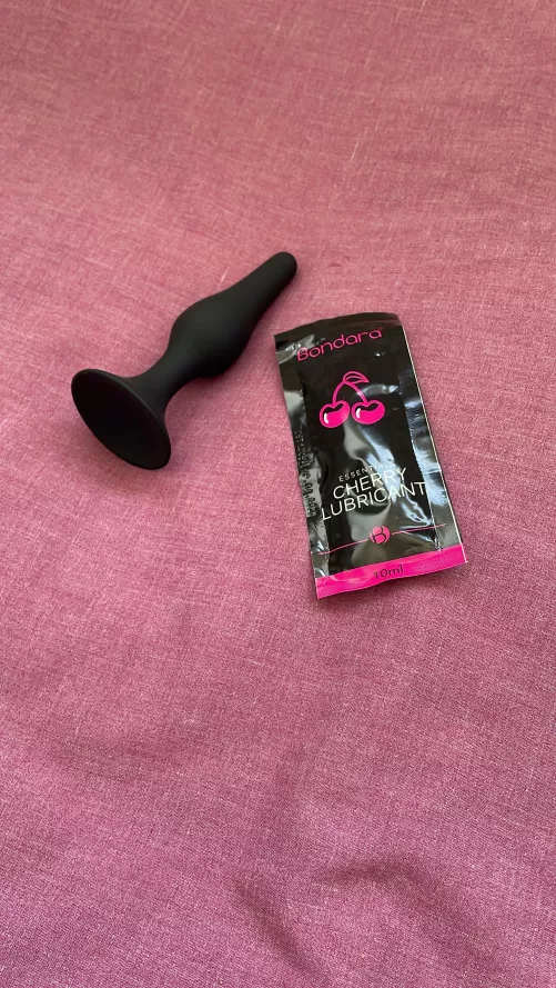 Hey there cutie, who wants to see me use it…