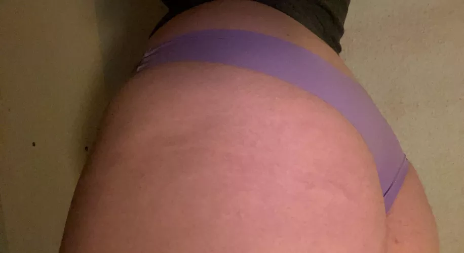 Hey there! Would you buy my panties?😘😘