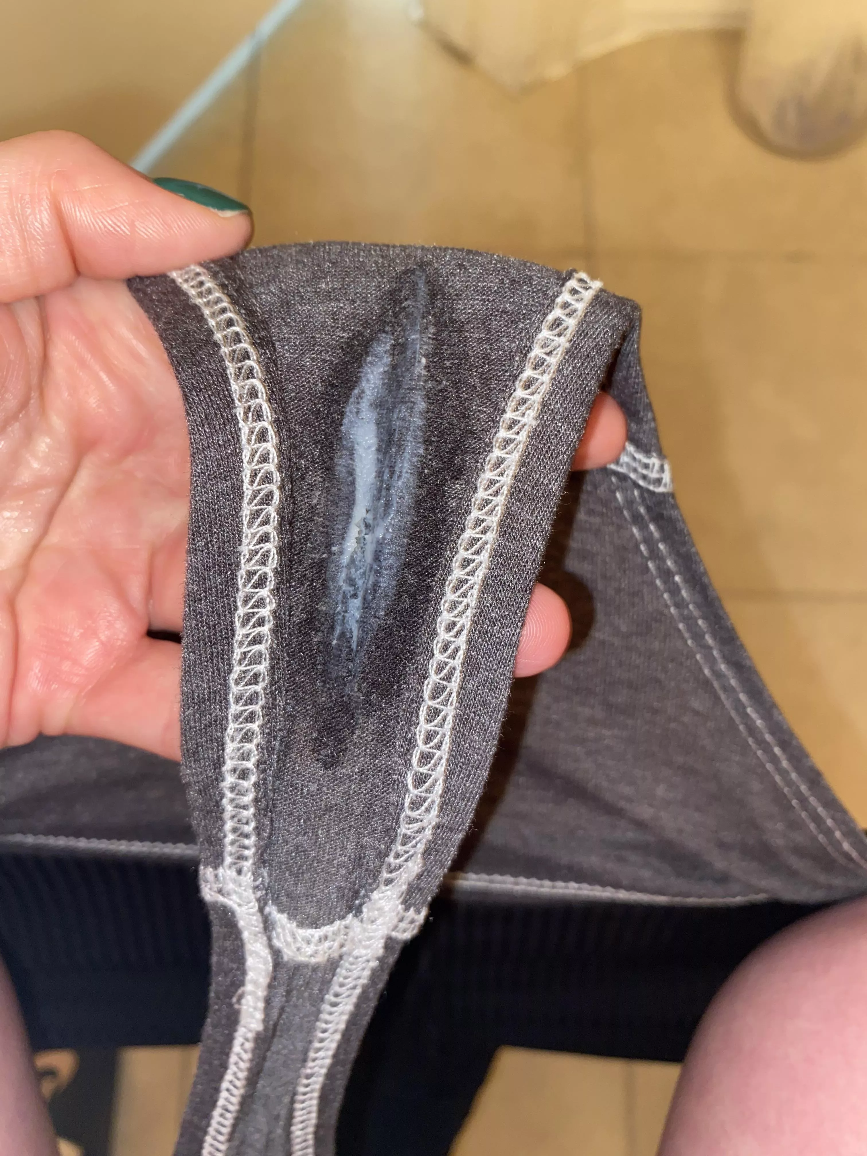 Heyy it’s my ovulation week and I have a couple days available for wears left. You should snag yours quick! 💁🏻‍♀️ 🏃🏻‍♂️💨 [selling]