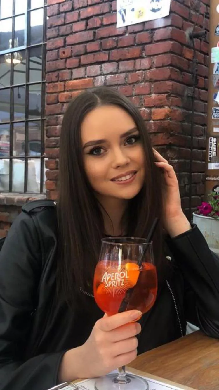 Heyy!! Should I start an OF account ?? What do you think ? Thanksss ❤️❤️😋