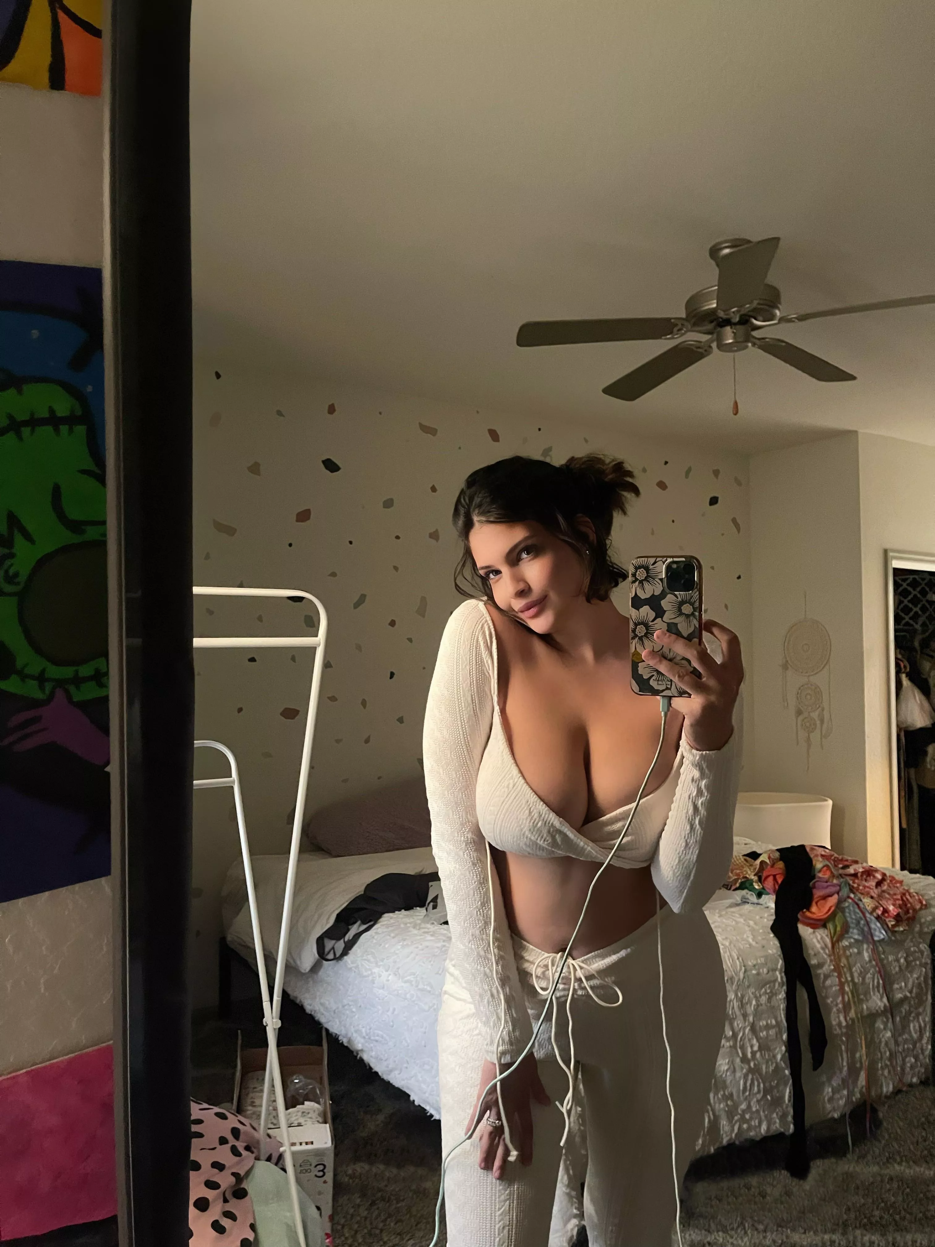 Hi everyone, my VIP page is now free 🍉🍒🥥🍌 I’ll post my link in comments ⬇️💖 have a good day ❤️