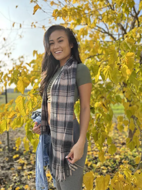 Hi! I'm Asian cutie and I really need your cock now.🤍😜