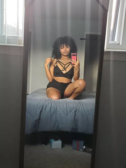 Hi, I’m Hazel 😜🌰