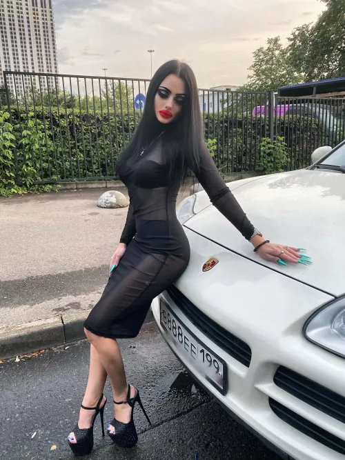High heels, black dress 👠🖤