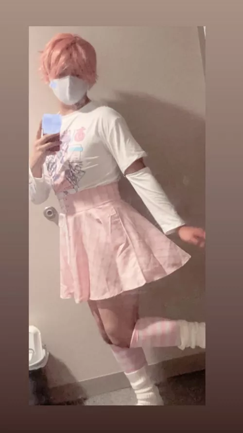 hii uhm, so here is my first fit !!! (pls don't be too mean >~<)