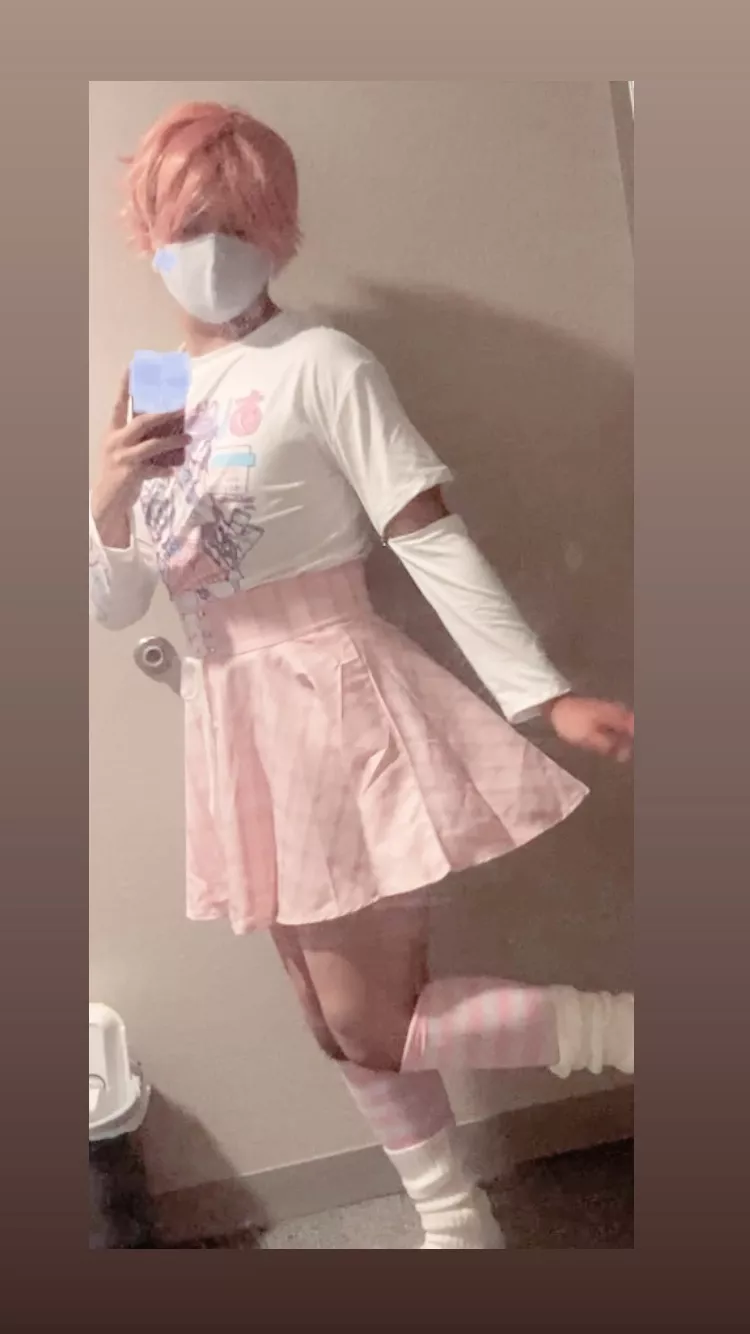 hii uhm, so here is my first fit !!! (pls don't be too mean >~<)