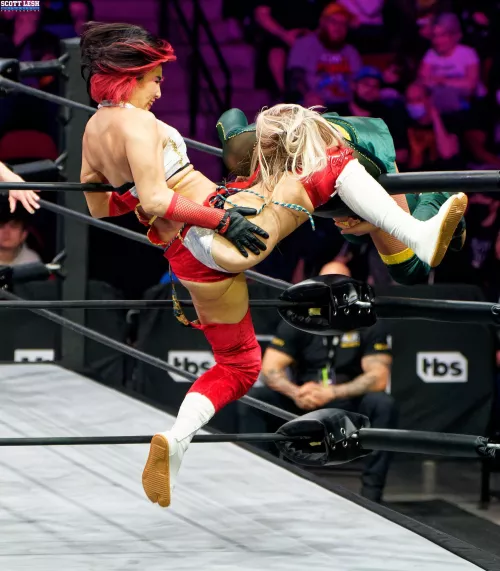 Hikaru Shida 🍑😌