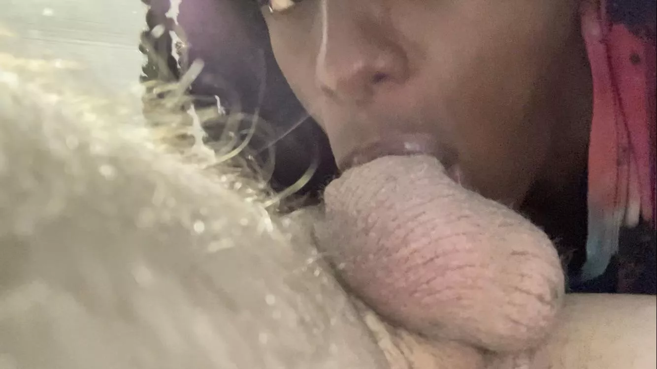 His girlfriend doesn’t know how to deep throat so I showed him I could