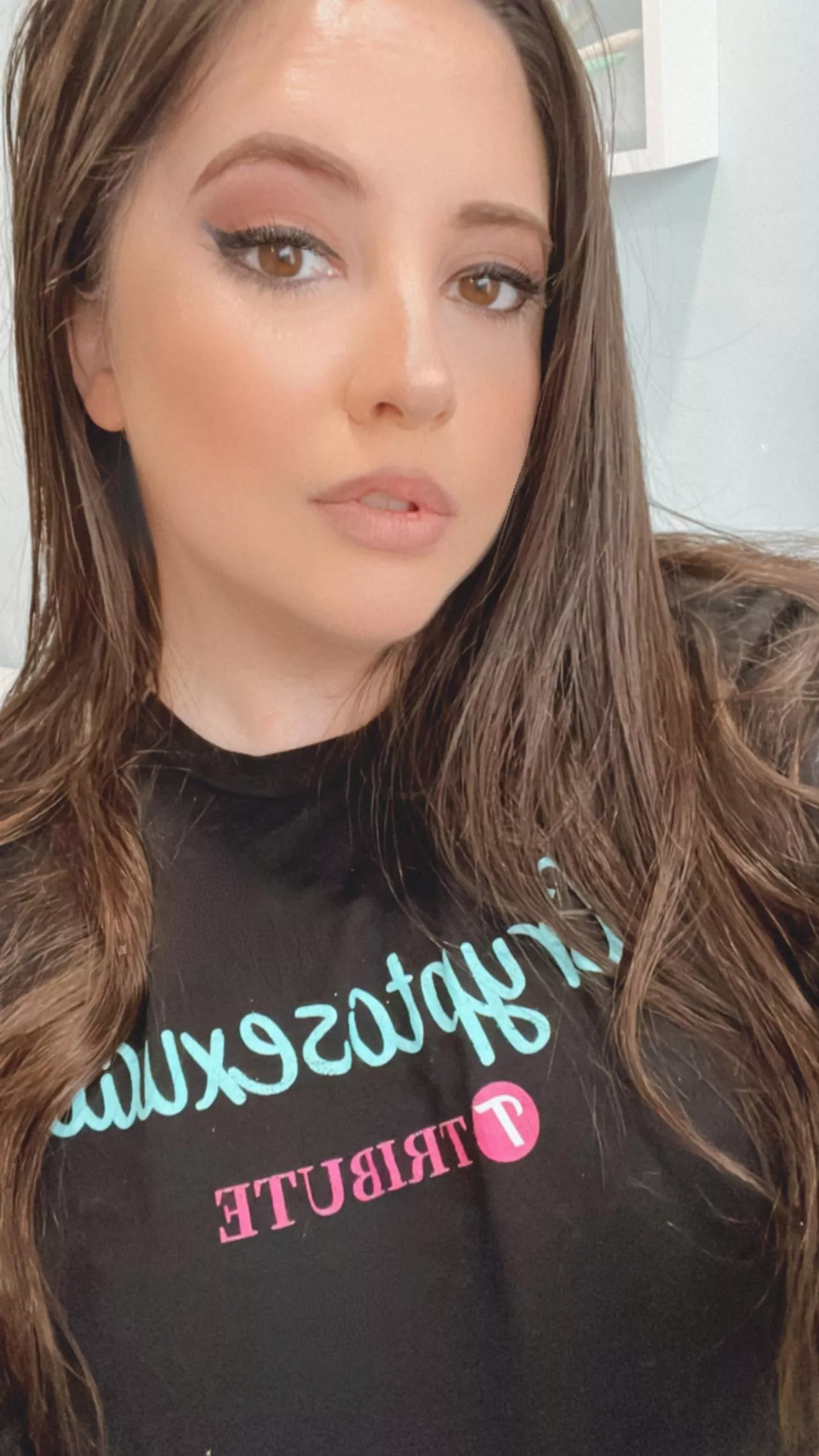 Hit the up arrow and message me for your free nude