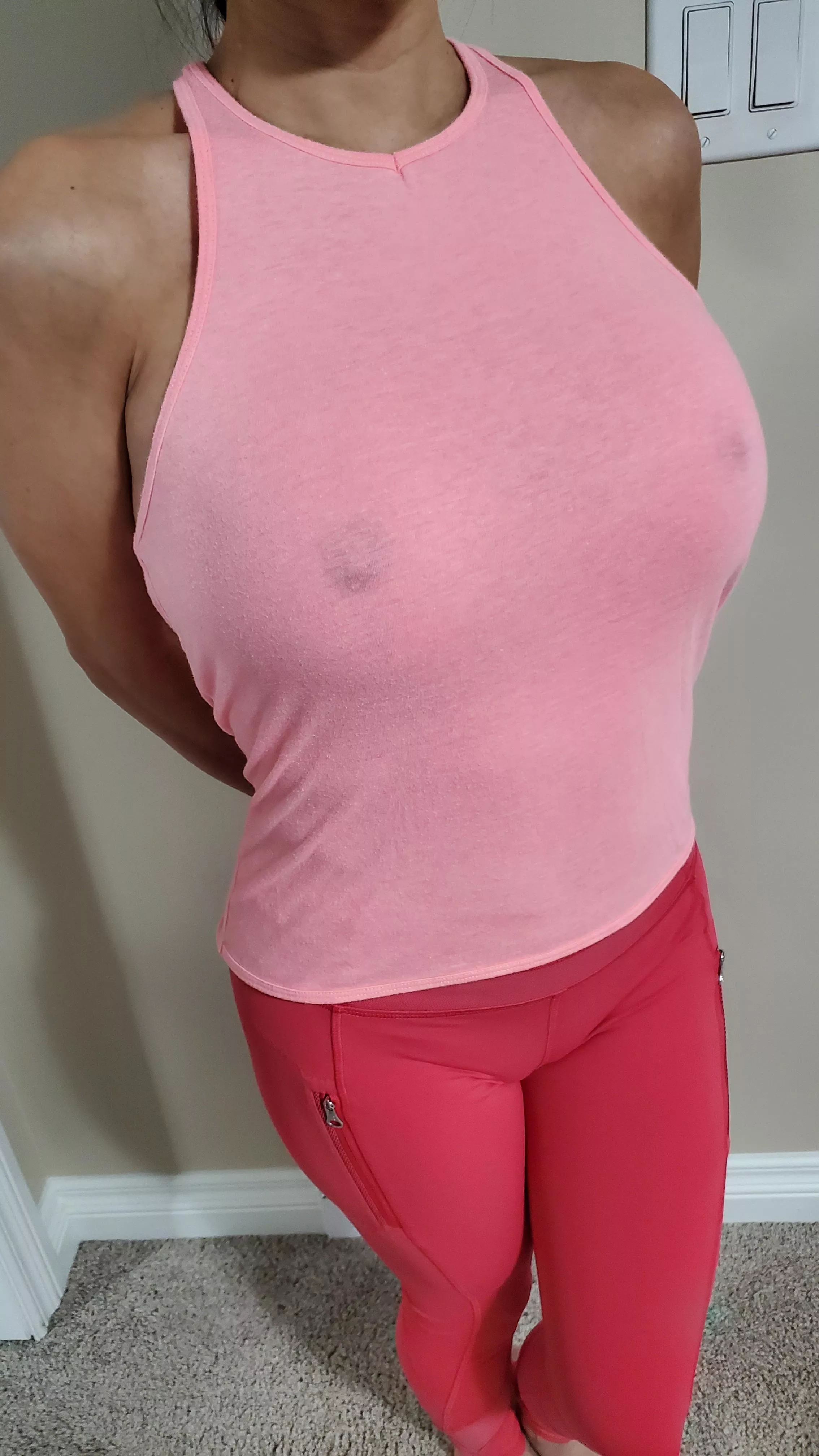 Hmm... maybe I need a bra if we go out for coffee ☕️ hey?