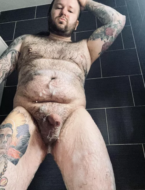Honestly nothing turns me on more than people (strangers and people I know) seeing me naked & exposed. My face, belly & dick… everything. 33yo bear, 🇬🇧.