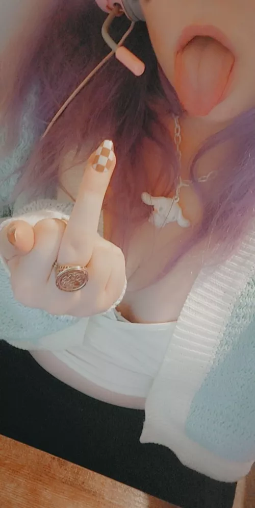 Hop on my tongue so I can have a taste π (Giantess)