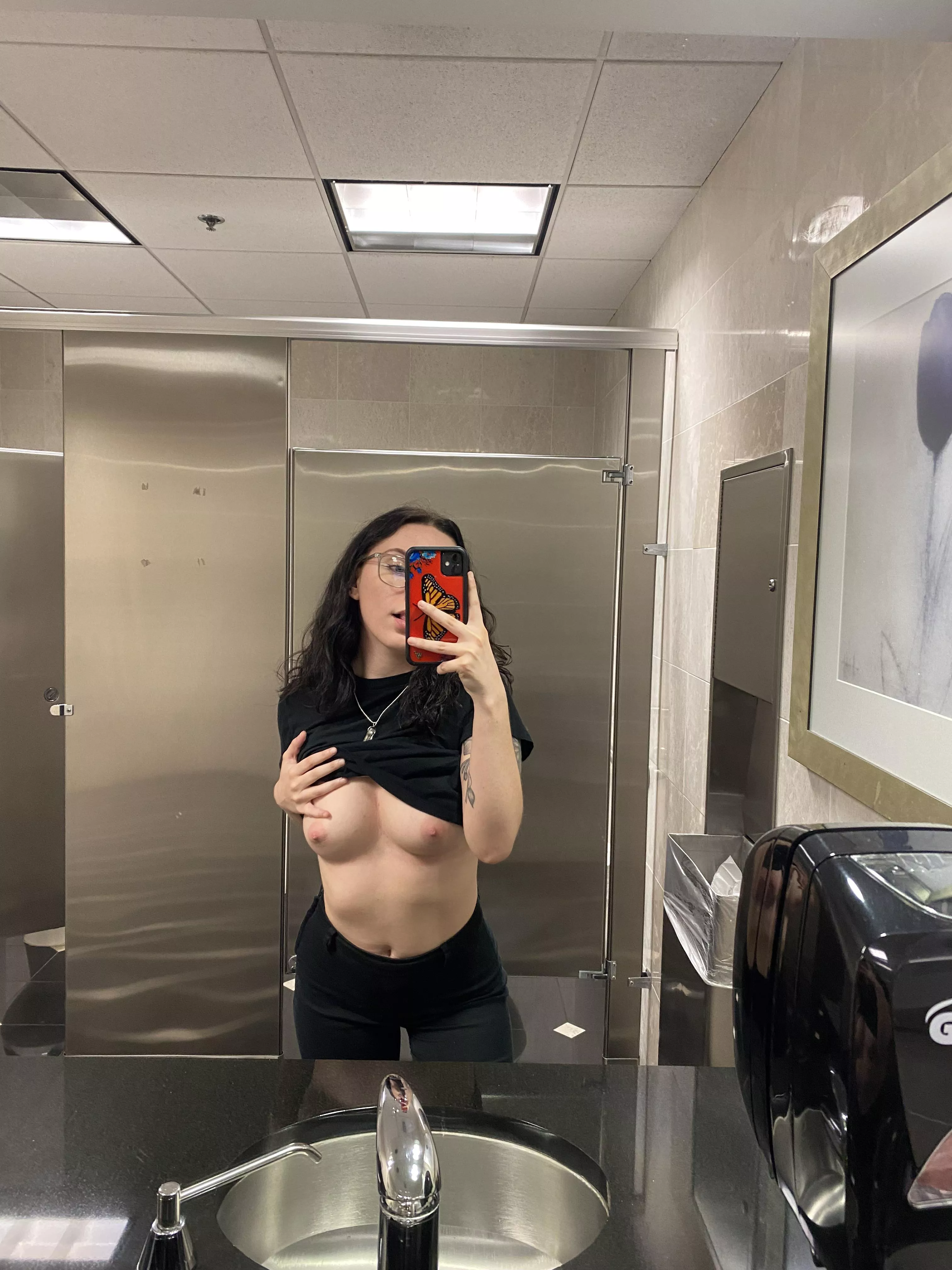 hope no one walks in on me at work 🫢