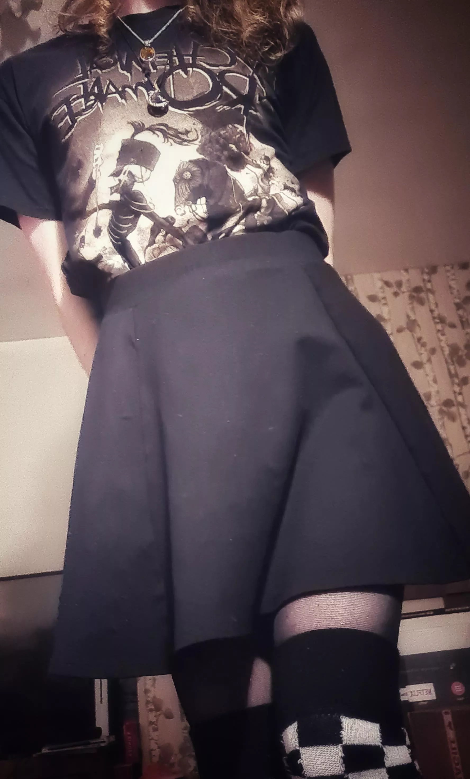 hope y'all like the emo look 🖤