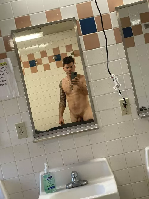 Hope you're having a good Monday! 😏😉