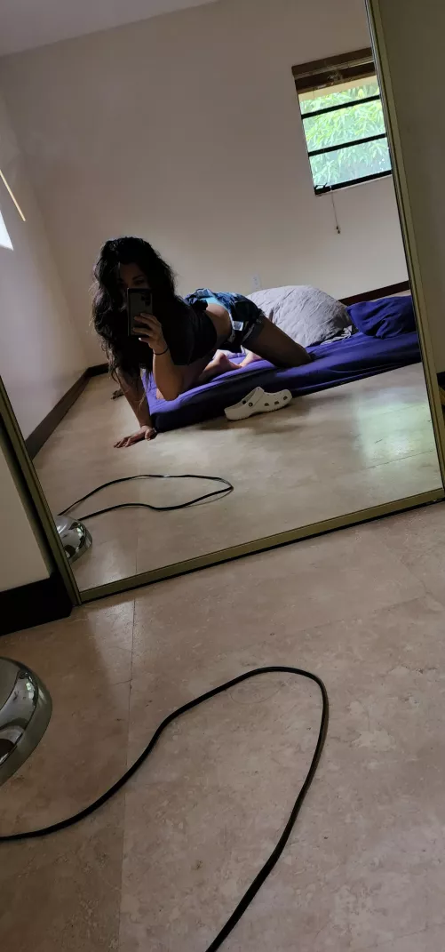 ...horny. I miss my 55 yr old ex. he knew how to make me cum.