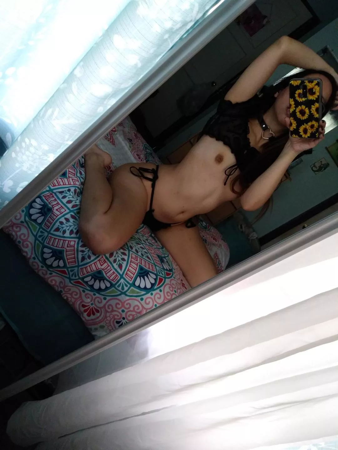 Horny slut ready to serve and play daddy😉 cum enjoy me play with my pussy on Onlyfans $7 no ppv link in comments😚